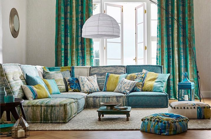 7-harlequin-fauvisimo-fabric-flux-striped-green-gold-sgraffito-plain-upholstery-blue-green-luxurious-living-room-cushions