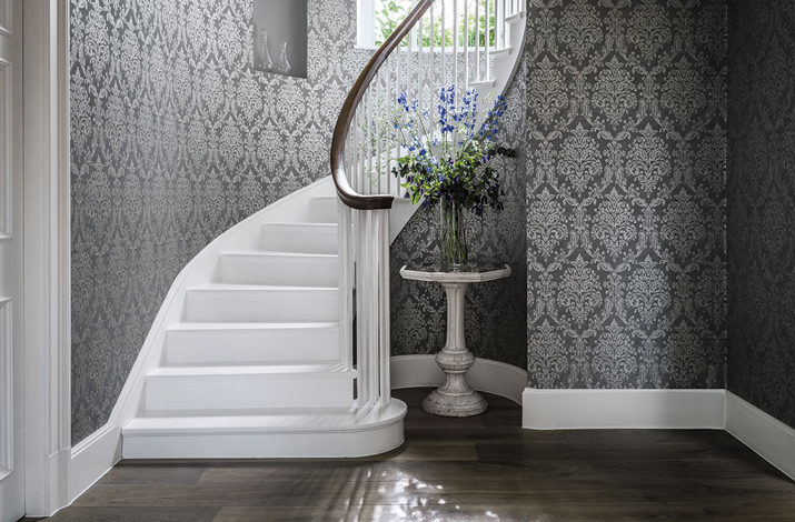 9-waterperry-wallpapers-damask-stairs