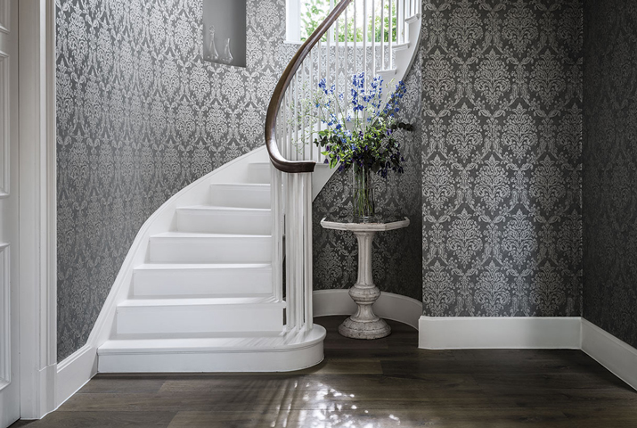 9-waterperry-wallpapers-damask-stairs